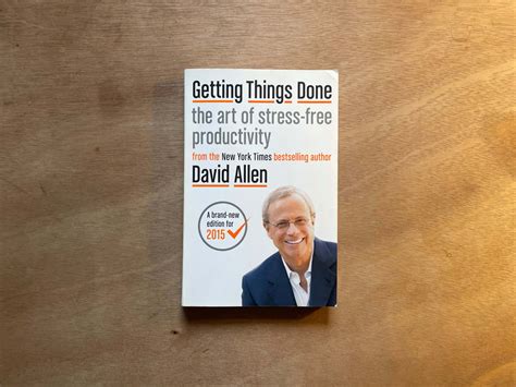 Getting Things Done: A Guide to Stress-Free Productivity -  Um Guia Artístico Para Dominar o Caos da Vida Moderna!